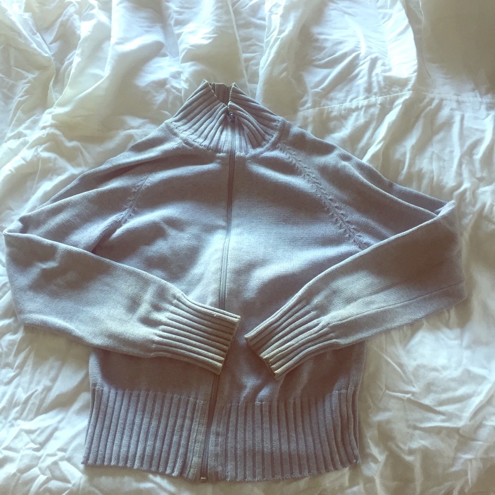 💜 LAST CHANCE 💜 H & M Grey zip up sweater